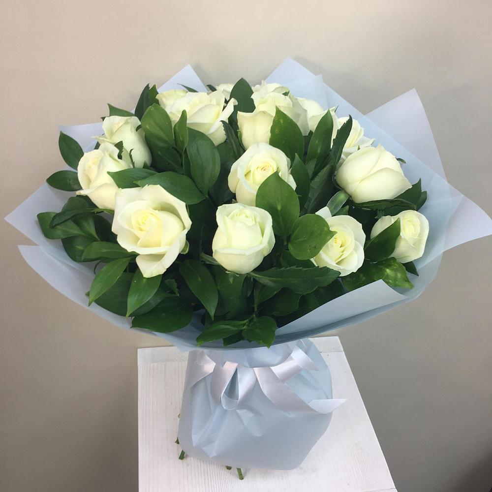 Букет 15 Белых роз Проуд в Борки