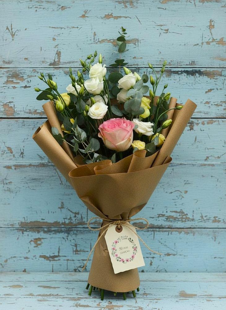 Букет цветов из: Розы и Лизиантусы в Борки