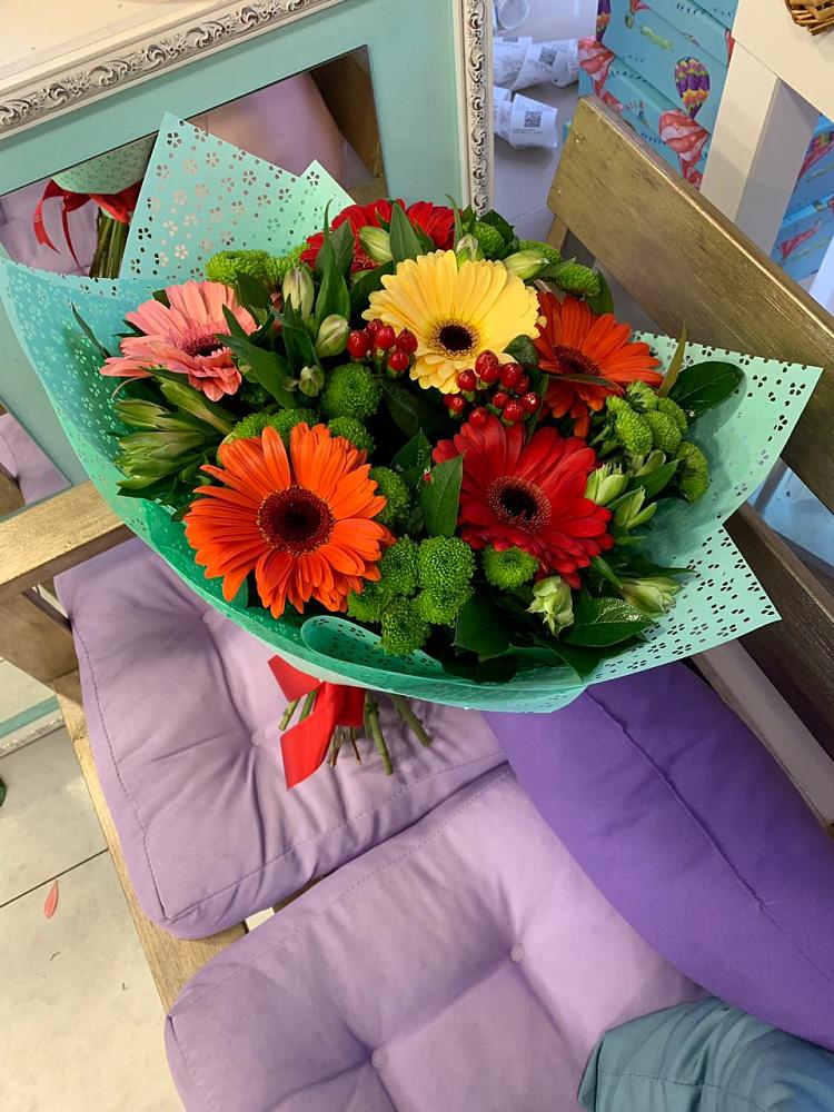 Букет цветов из: Герберы, Хризантемы и Альстромерии в Борки