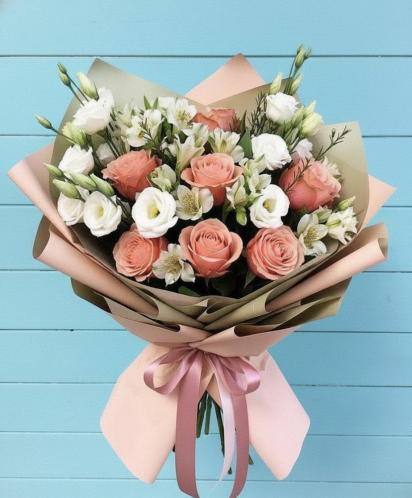 Букет цветов из: Розы, Альстромерии и Лизиантусы в Борки