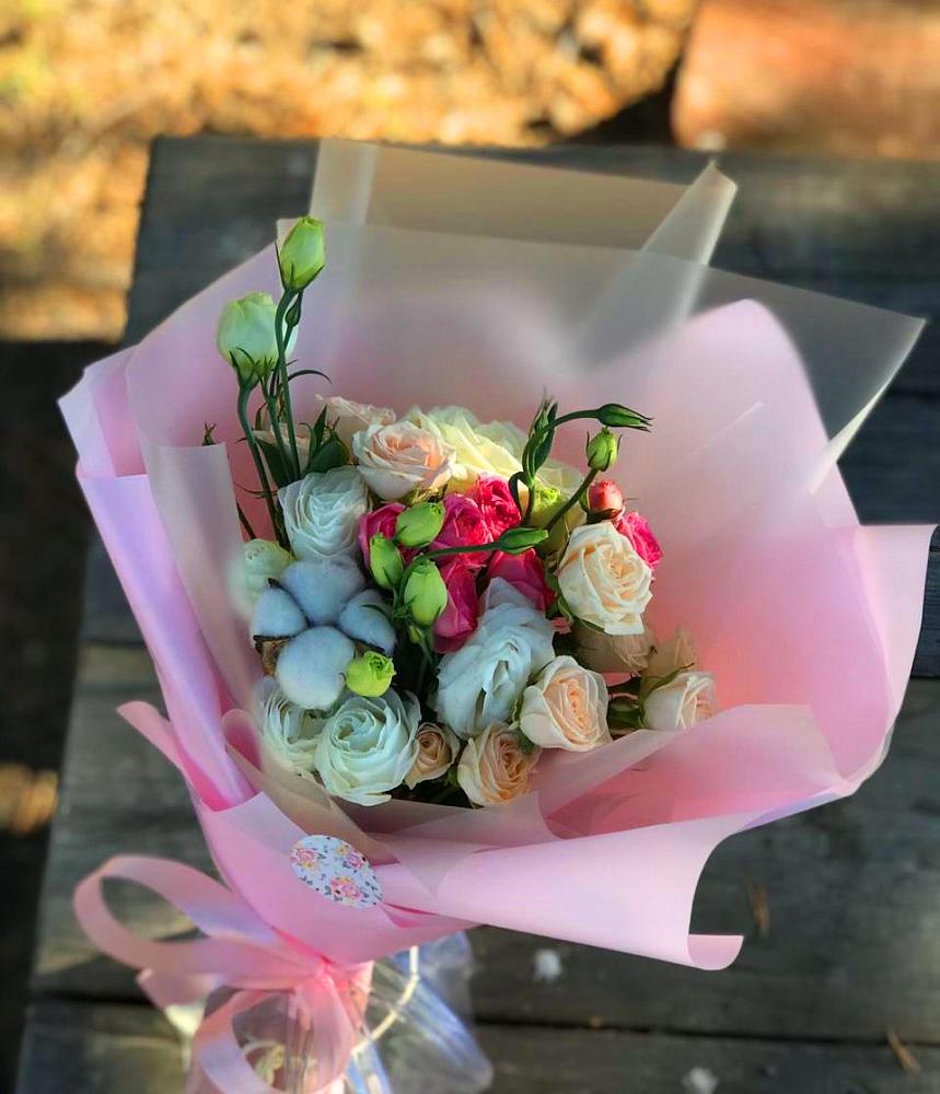 Букет цветов из: Розы и Лизиантусы в Борки