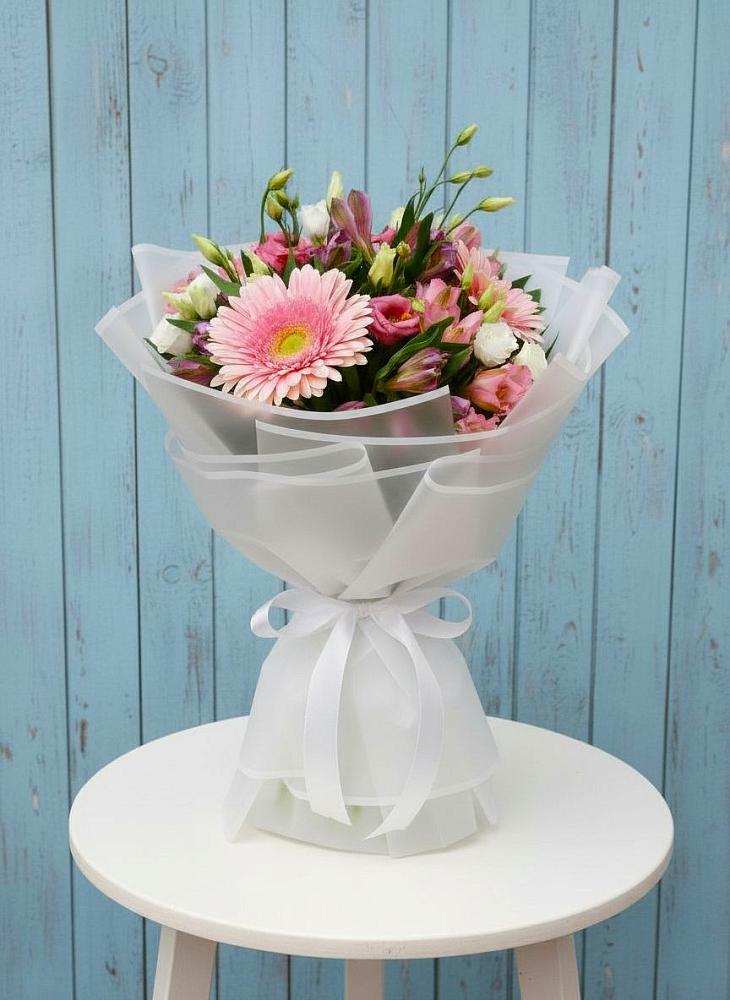 Букет цветов из: Герберы, Альстромерии и Лизиантусы в Борки