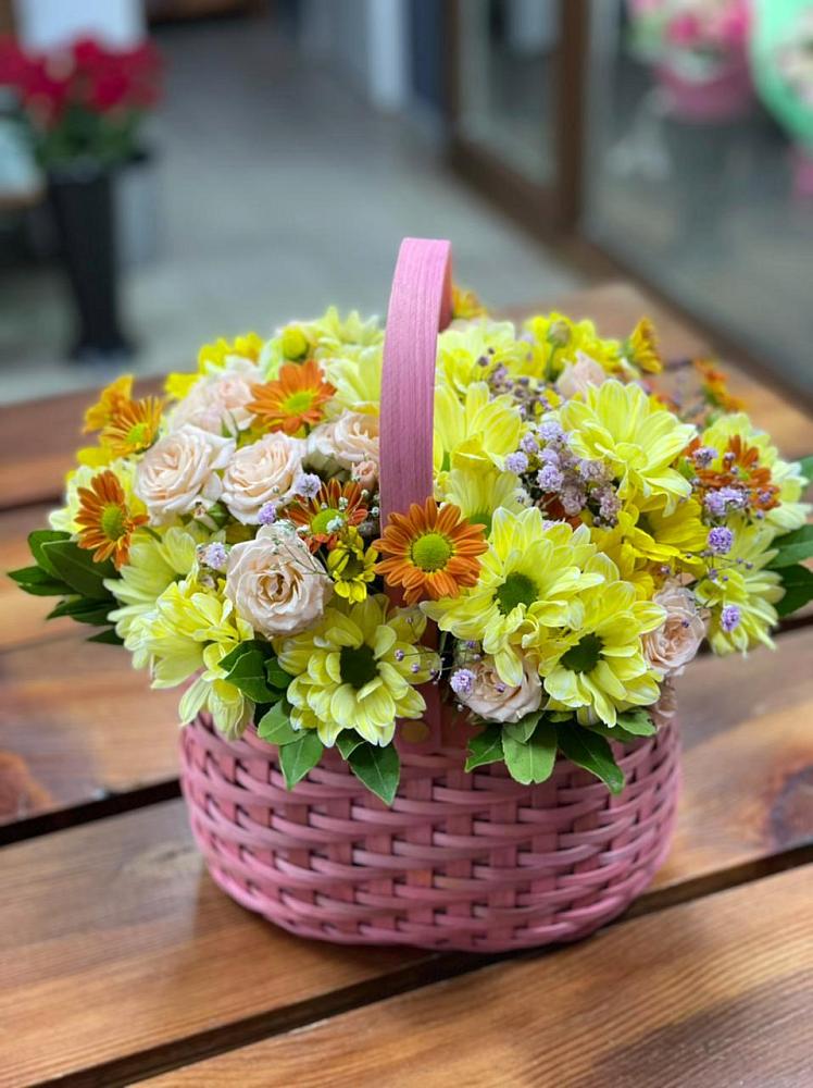 Цветочная композиция из Хризантемы и Розы в корзине в Борки