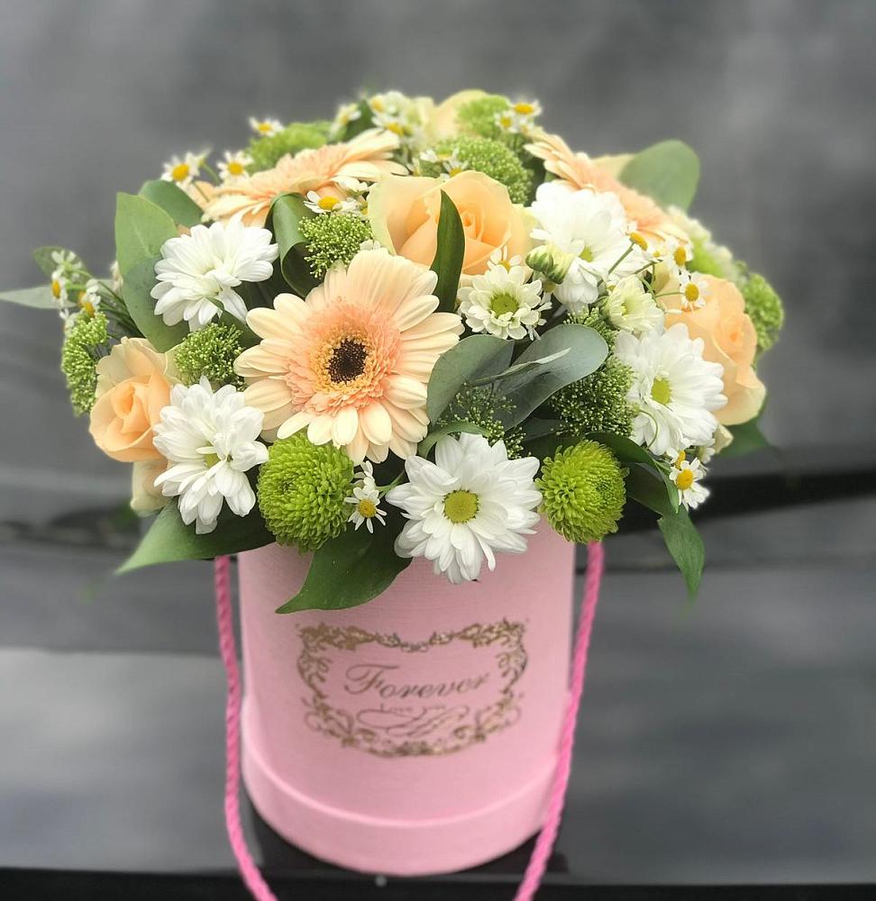 Цветочная композиция из Розы, Герберы и Хризантемы в шляпной коробке в Борки