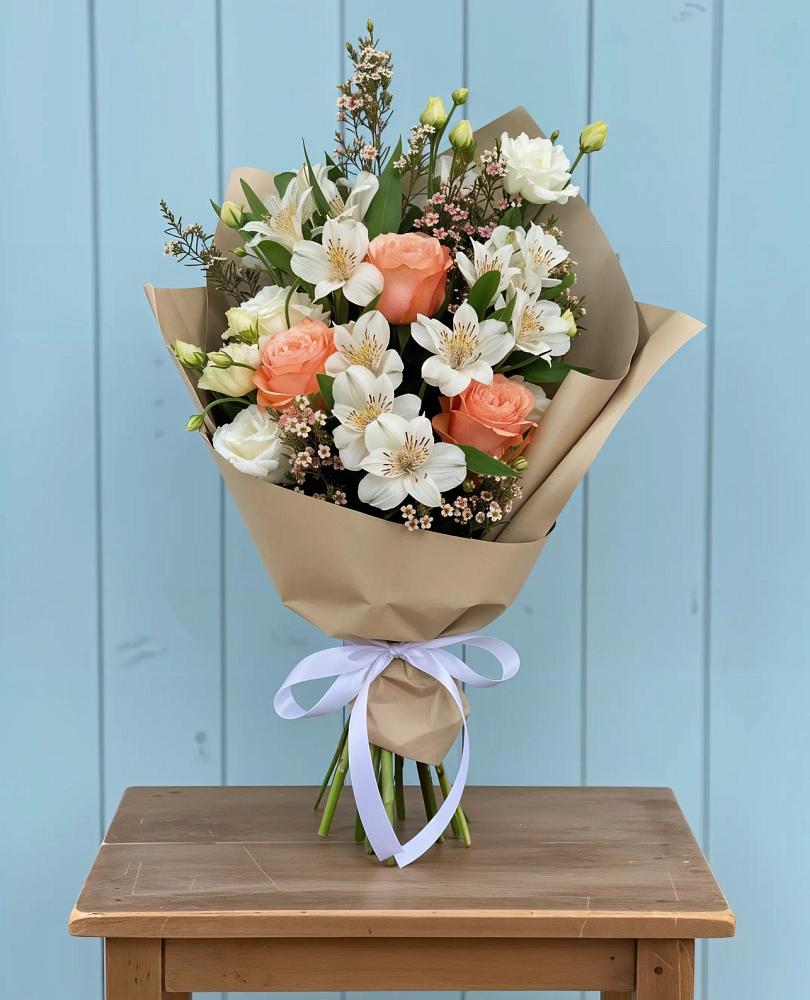 Букет цветов из: Альстромерии, Лизиантусы, Розы и Хризантемы в Борки