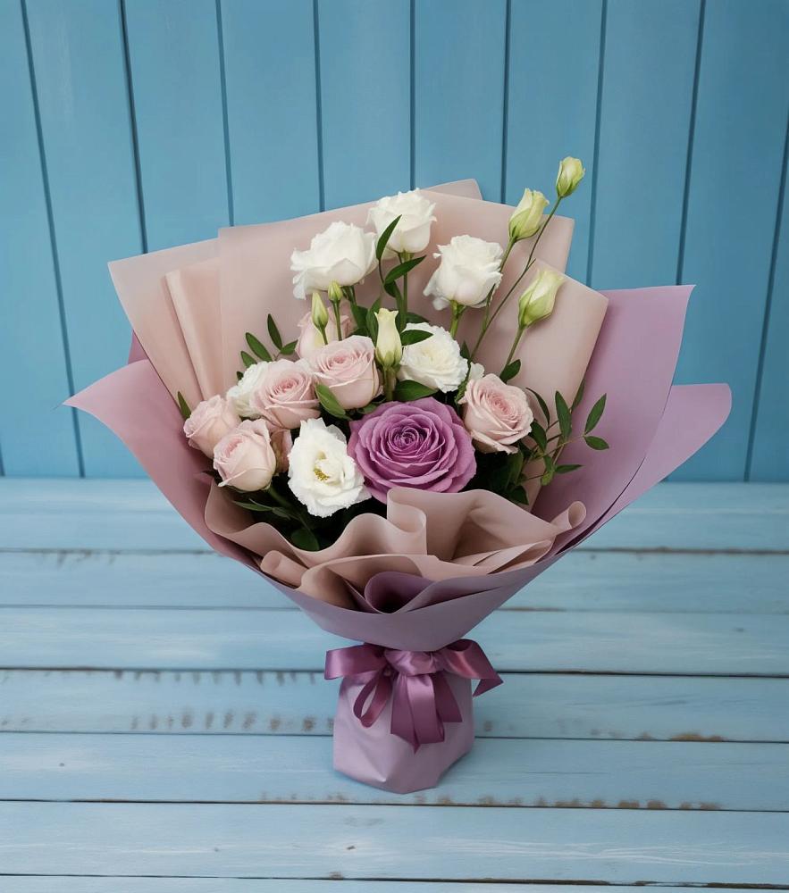 Букет цветов из: Розы и Лизиантусы в Борки